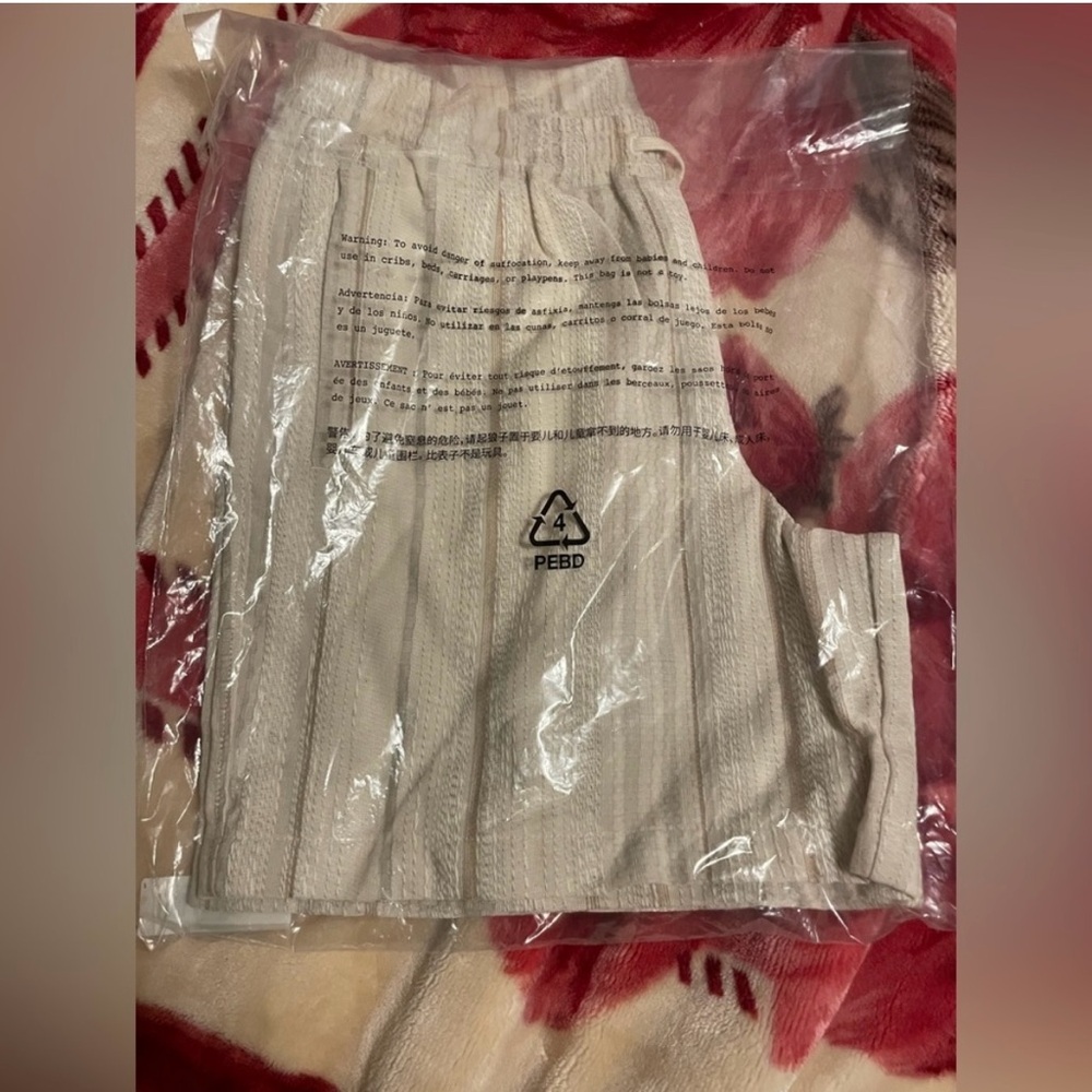 Kith Beige Striped Men's Shorts - Picture 4 of 4